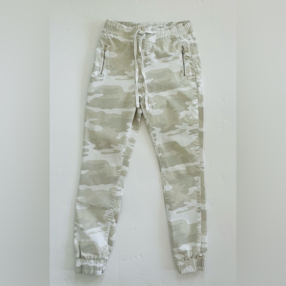 V.I.P. Beige Camouflage Jogger Pants Size 11/30